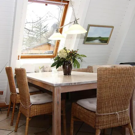 Knickkieker Nahe Der Ostsee In * Damp